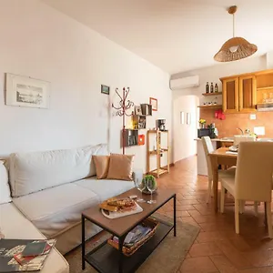 Piccolo Iris Apartment