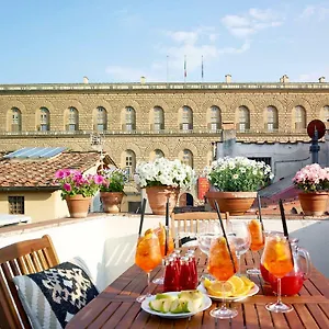 Great Location Just Infront Of Pitti Palace Apartment
