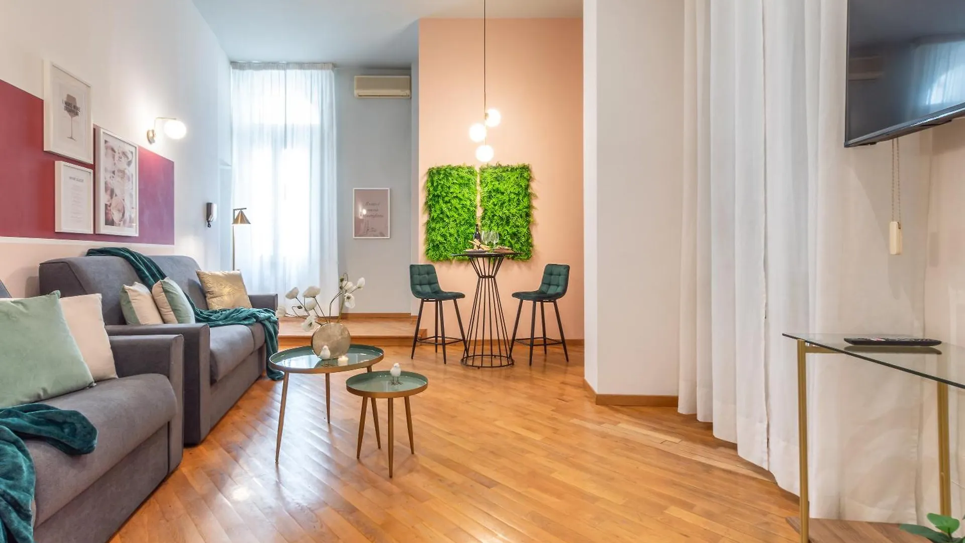 Wine Apartments Florence Moscato 0*,  Italy